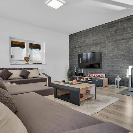 Apartmany Ctyrlistek Loucna pod Klinovcem Exterior photo