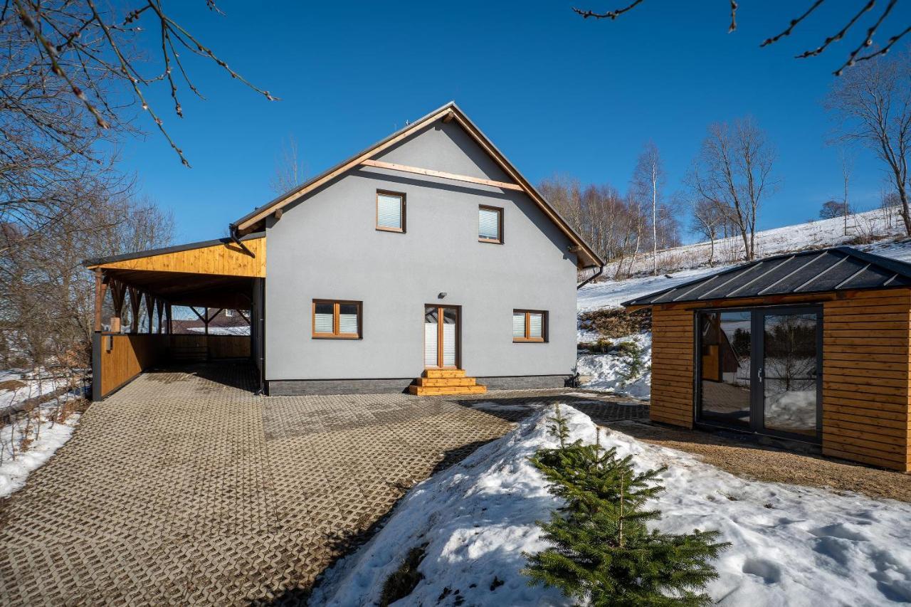 Ctyrlistek Apartment *
