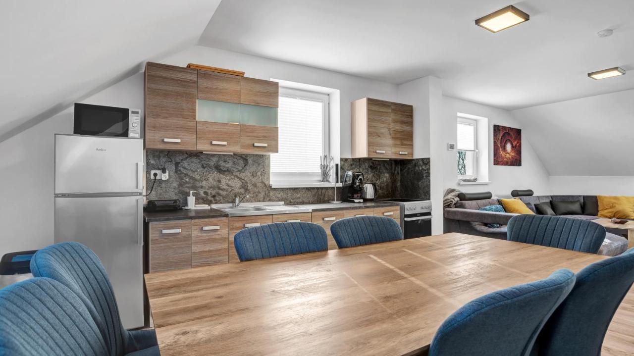 Ctyrlistek Apartment